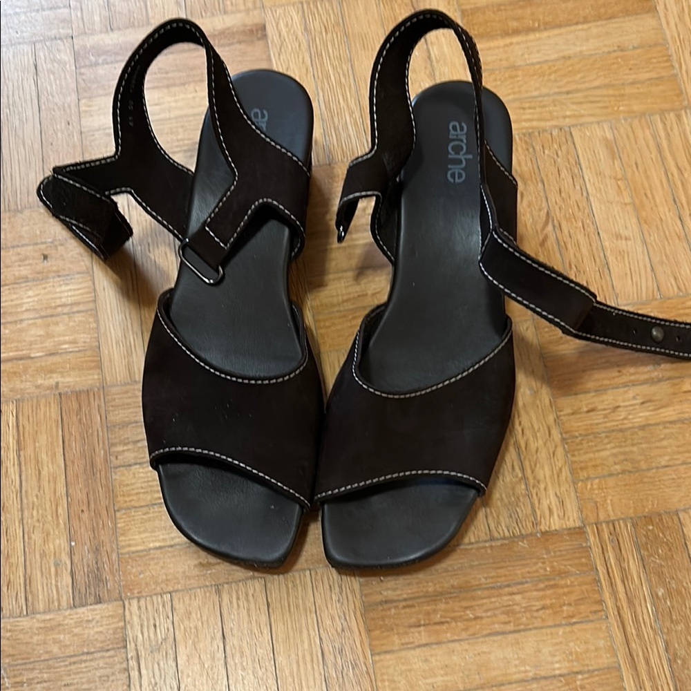 Arche brown Women's Sandals